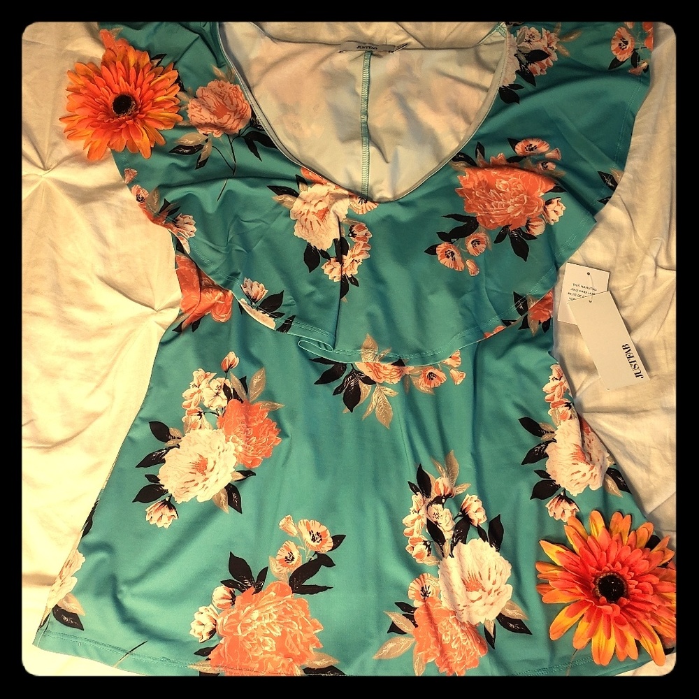 New with tags turquoise floral flounce blouse